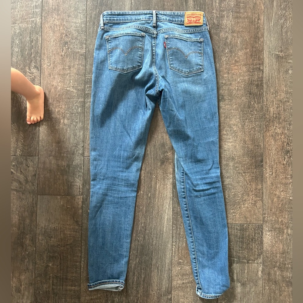 Cute Women’s Levi’s size 28